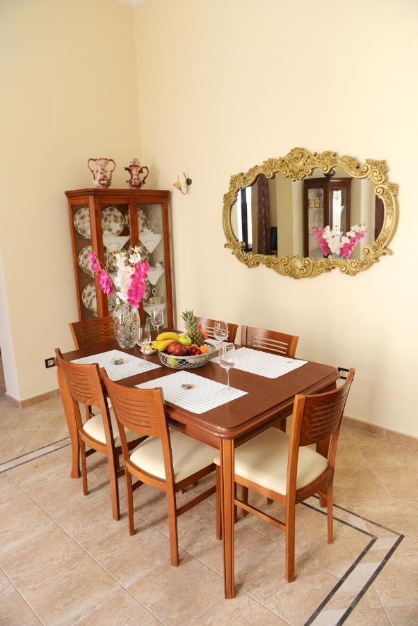 Classical Villa Archontiko D&M Rhodes City エクステリア 写真
