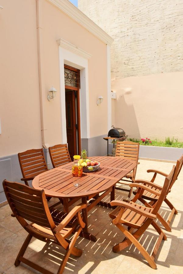 Classical Villa Archontiko D&M Rhodes City エクステリア 写真